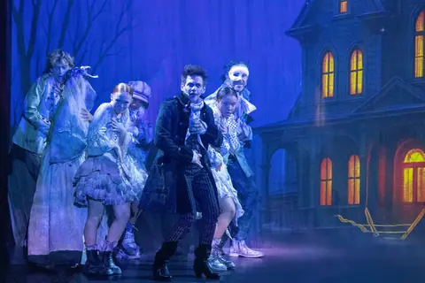 Les fantômes de la maison entrent dans la danse